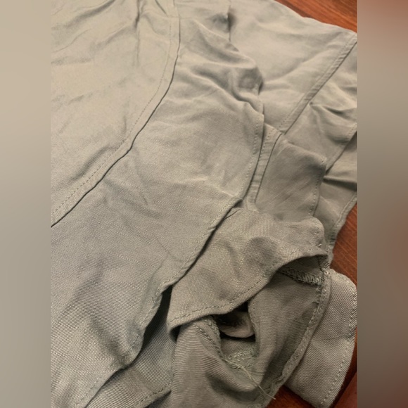 Altar’d State mint green scalloped skirt, flowy fabric, lined shorts. Medium (O) - Picture 4 of 6